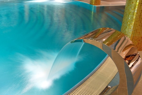 Découvrez 5 des plus belles propriétés avec piscine proposées par Coldwell Banker en Ile de France