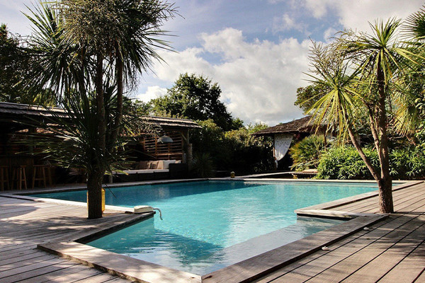 Découvrez 5 des plus belles propriétés avec piscine proposées par Coldwell Banker sur la Côte Atlantique